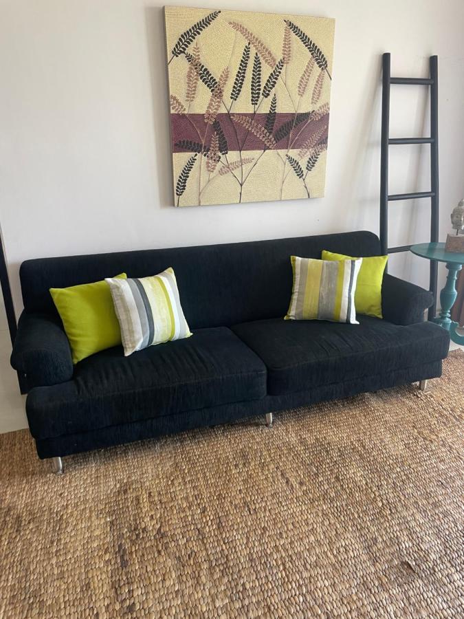 Stylish 2 Bedroom Penthouse Apt, Newly Refreshed, 50 Mbps, Pool, Gym, Resto كوتا المظهر الخارجي الصورة
